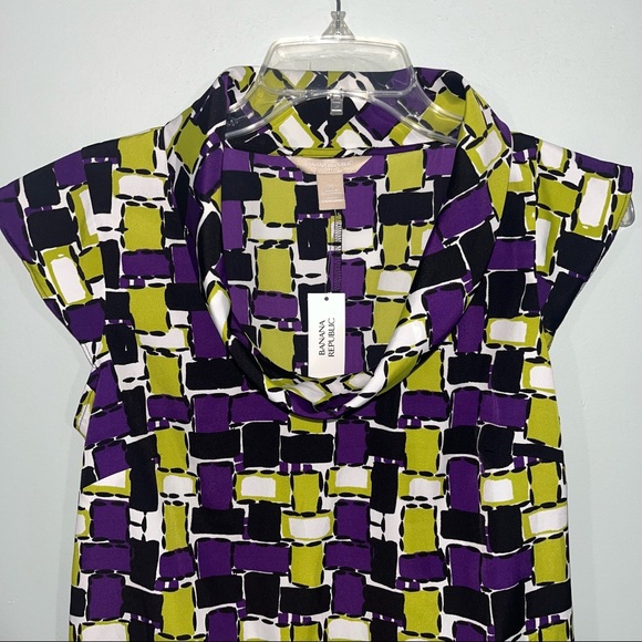 Banana Republic NWT size medium blouse w/cap sleeves - Picture 2 of 9
